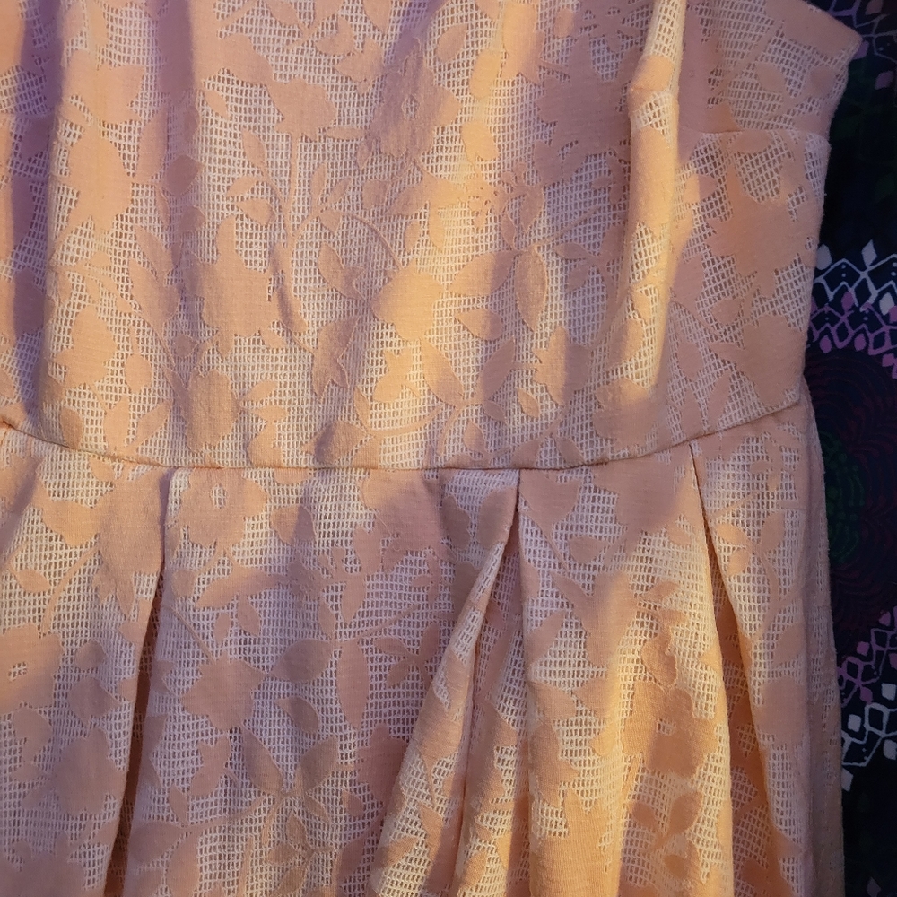Torrid dresses two sizes 12 and 16 the 12 is kinda a big 12. And has pockets - Picture 7 of 9